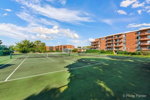 Tiny photo for 16 E Old Willow Road #417S, Prospect Heights, IL 60070 (MLS # 12498760)