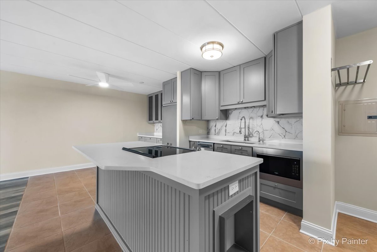 16 E Old Willow Road 417S