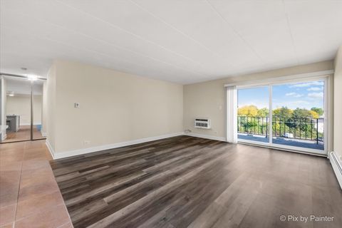 Tiny photo for 16 E Old Willow Road #417S, Prospect Heights, IL 60070 (MLS # 12498760)