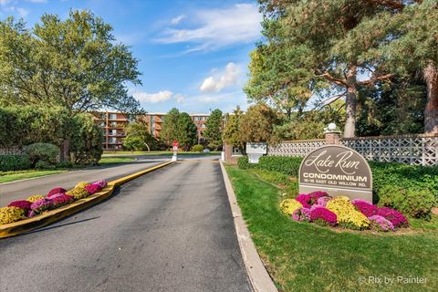 Tiny photo for 16 E Old Willow Road #417S, Prospect Heights, IL 60070 (MLS # 12498760)