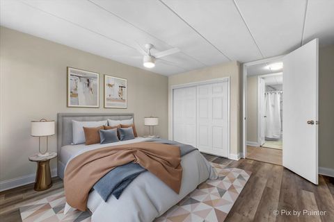 Tiny photo for 16 E Old Willow Road #417S, Prospect Heights, IL 60070 (MLS # 12498760)