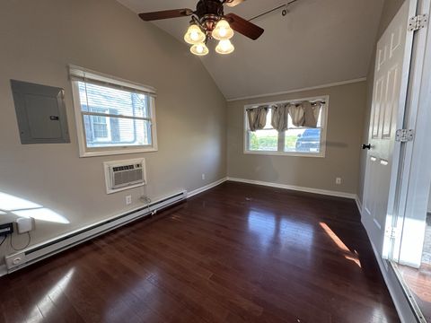 Tiny photo for 200 N Oakland Avenue, Carbondale, IL 62901 (MLS # 12604607)