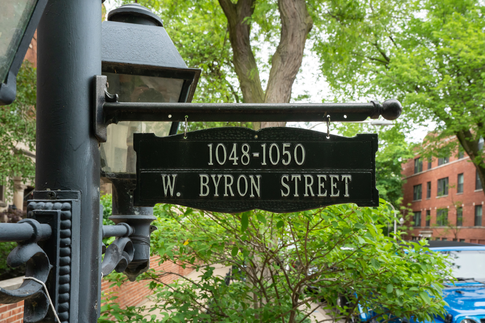 1048 W Byron Street 1E