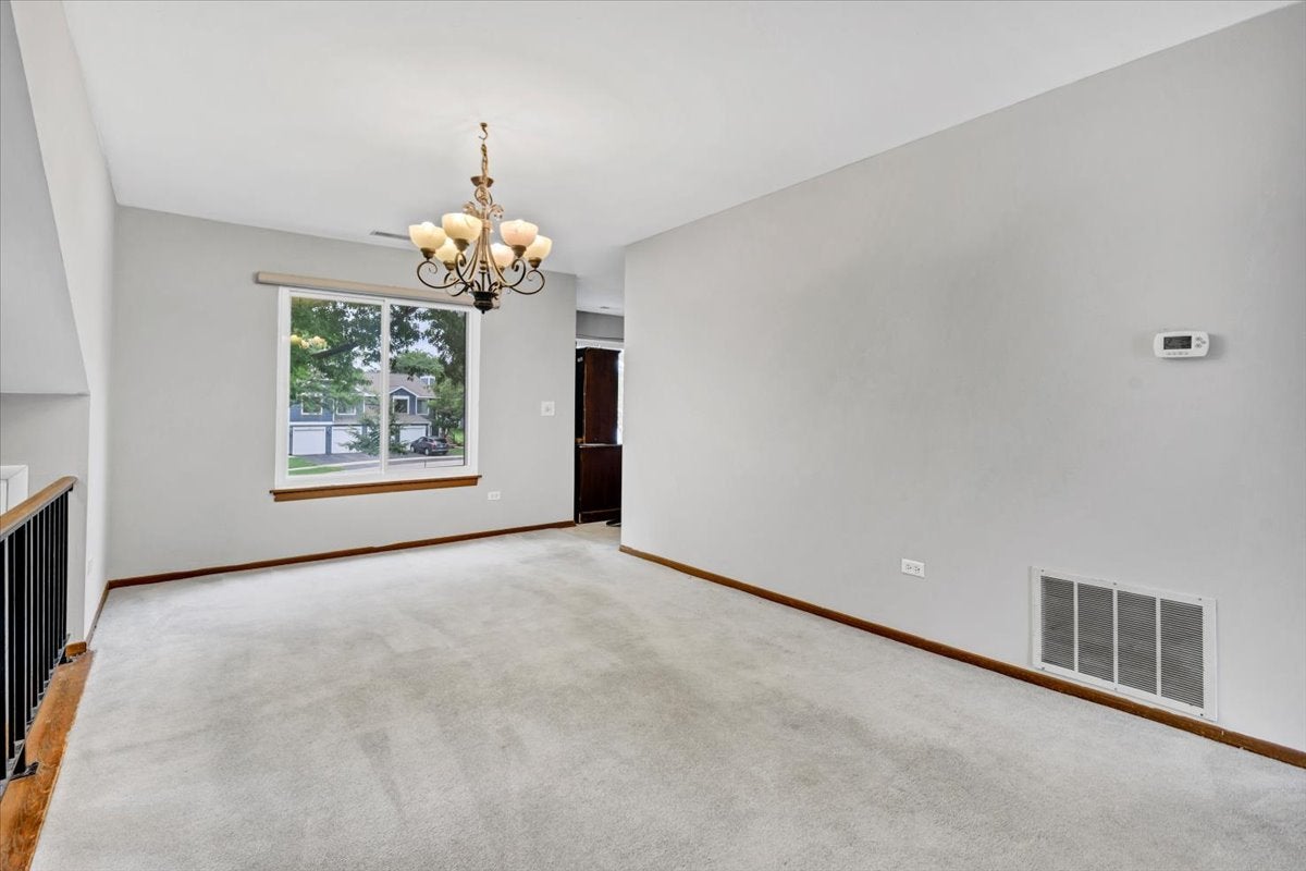 912 MANCHESTER Circle -