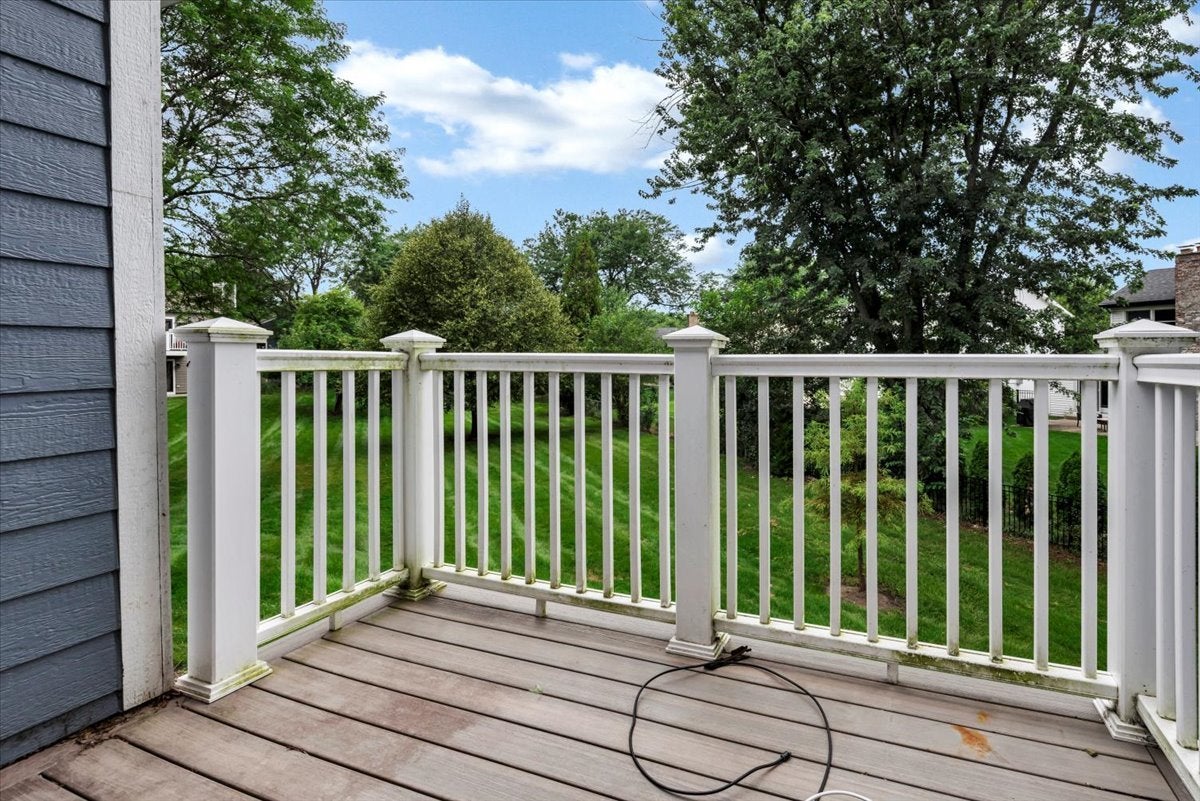 912 MANCHESTER Circle -