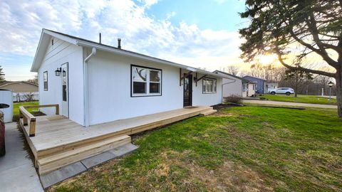 Tiny photo for 1426 Davenport Street, Le Claire, IA 52753 (MLS # 12607581)