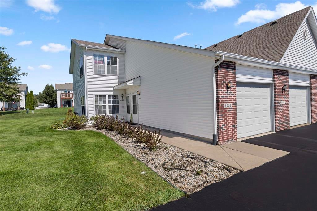 6422 Oak Crest Lane 6422