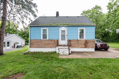Photo of 12698 W Grandview Avenue, Waukegan, IL 60085 (MLS # 12417301)
