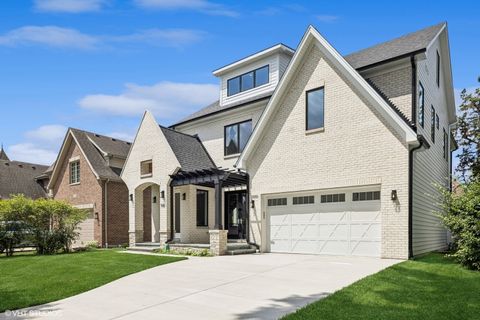 Tiny photo for 936 S Mitchell Avenue, Elmhurst, IL 60126 (MLS # 12601281)