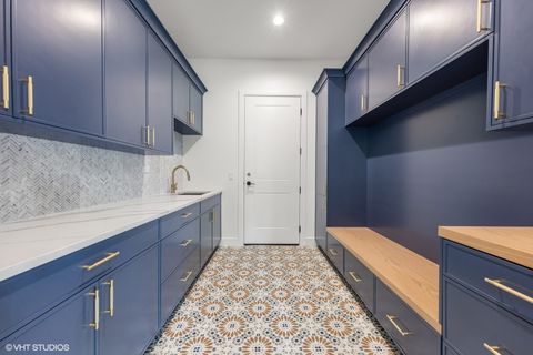 Tiny photo for 936 S Mitchell Avenue, Elmhurst, IL 60126 (MLS # 12601281)