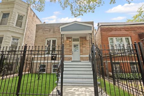 Photo of 4025 W Adams Street, Chicago, IL 60624 (MLS # 12491894)