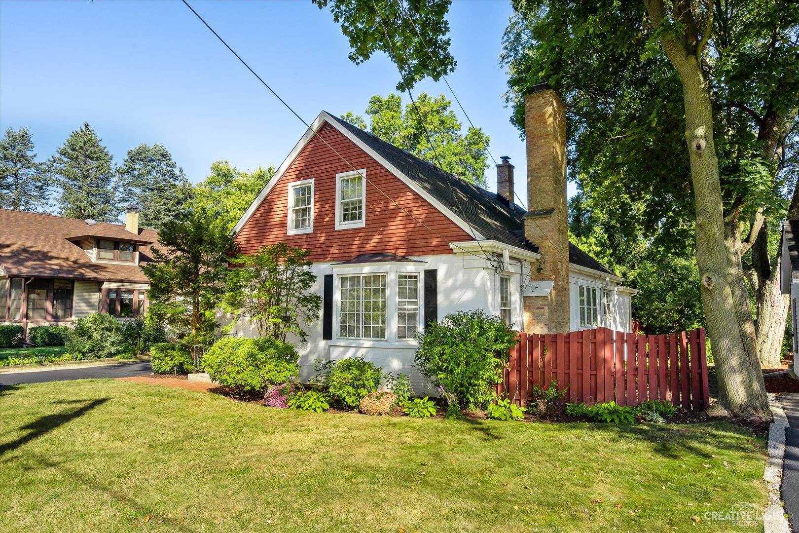 124 W crystal lake Avenue