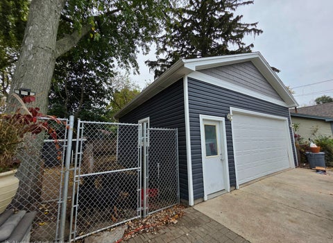 Tiny photo for 914 Landon Avenue, Winthrop Harbor, IL 60096 (MLS # 12795052)