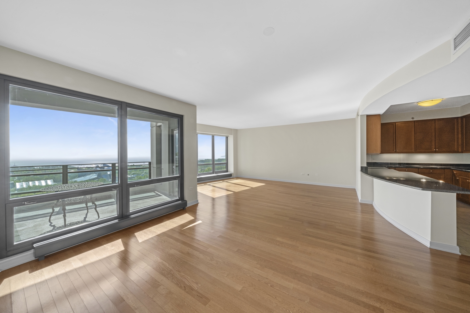 130 N Garland Court 1605