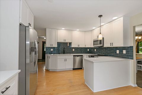 Tiny photo for 2916 Skyline Drive, Crystal Lake, IL 60012 (MLS # 12596339)