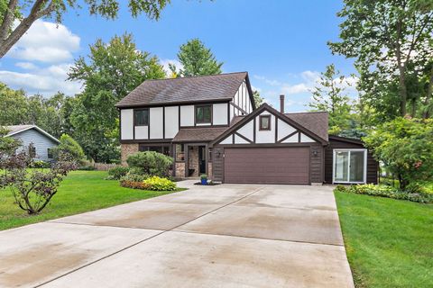 Tiny photo for 2916 Skyline Drive, Crystal Lake, IL 60012 (MLS # 12596339)