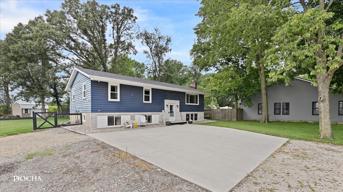 2714 N 3853rd Road