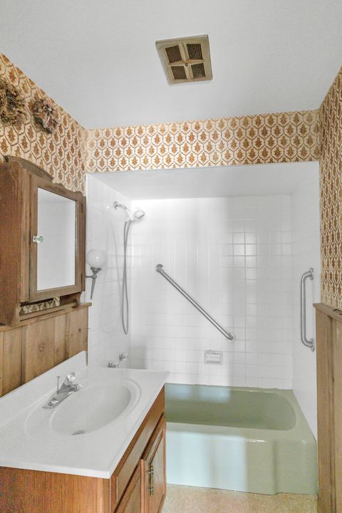 Tiny photo for 1623 Sawyer Avenue, Glen Ellyn, IL 60137 (MLS # 12527914)