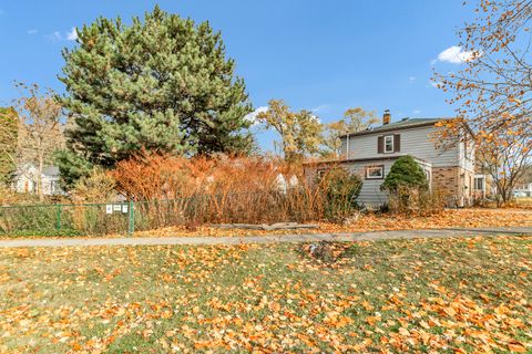 Tiny photo for 1623 Sawyer Avenue, Glen Ellyn, IL 60137 (MLS # 12527914)