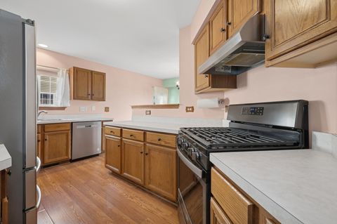 Tiny photo for 1216 Kensington Drive, Mundelein, IL 60060 (MLS # 12489956)
