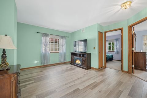 Tiny photo for 1216 Kensington Drive, Mundelein, IL 60060 (MLS # 12489956)