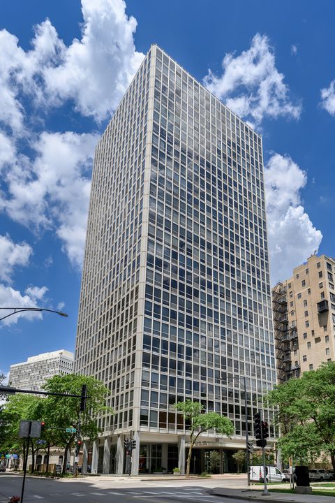 2400 N Lakeview Avenue 2804 Chicago IL 60614