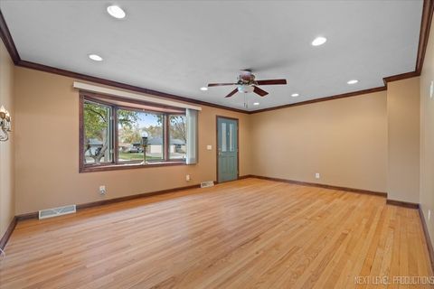 Tiny photo for 208 Calkins Drive, Sugar Grove, IL 60554 (MLS # 12533426)