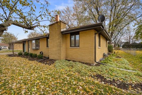 Tiny photo for 208 Calkins Drive, Sugar Grove, IL 60554 (MLS # 12533426)