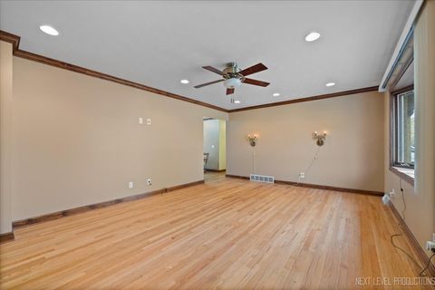 Tiny photo for 208 Calkins Drive, Sugar Grove, IL 60554 (MLS # 12533426)