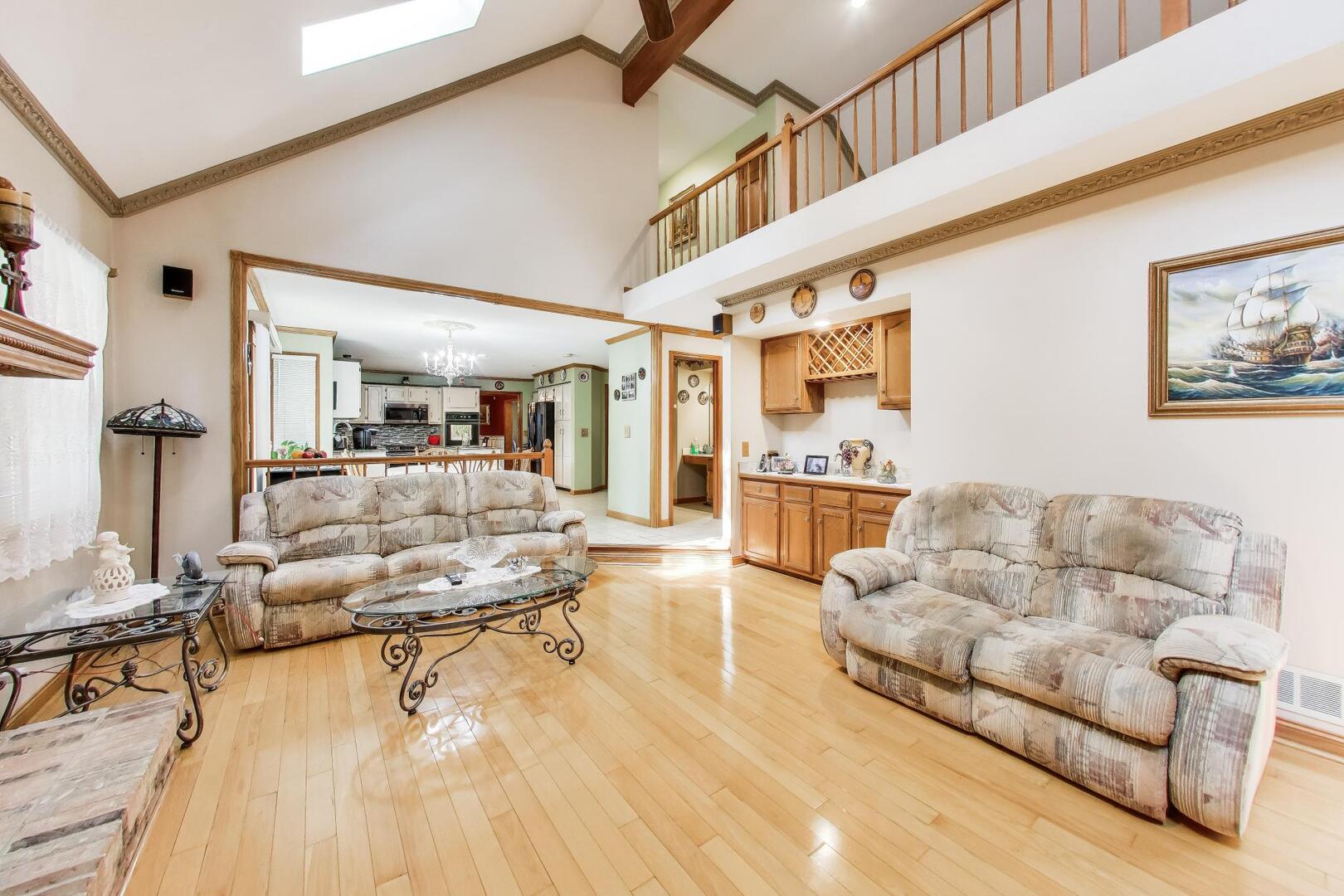 1120 Redwood Drive