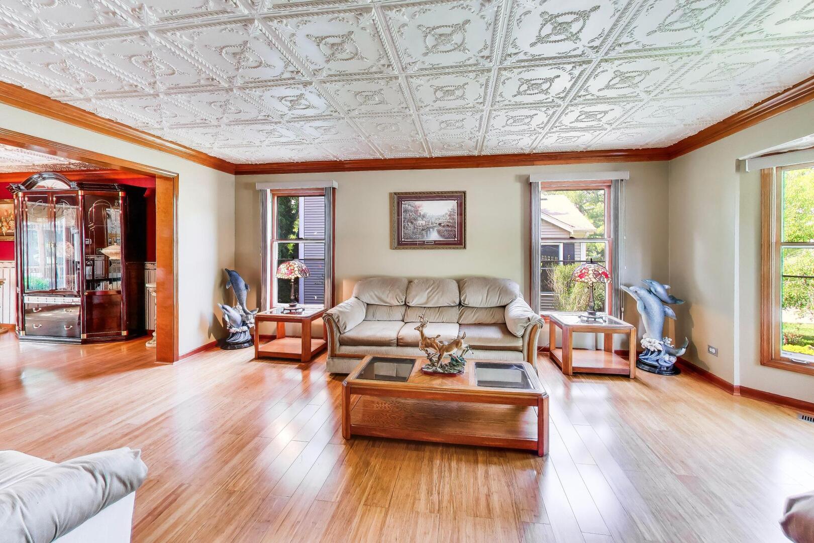 1120 Redwood Drive