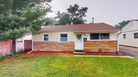 Tiny photo for 334 S SEYMOUR Avenue, Mundelein, IL 60060 (MLS # 12708102)