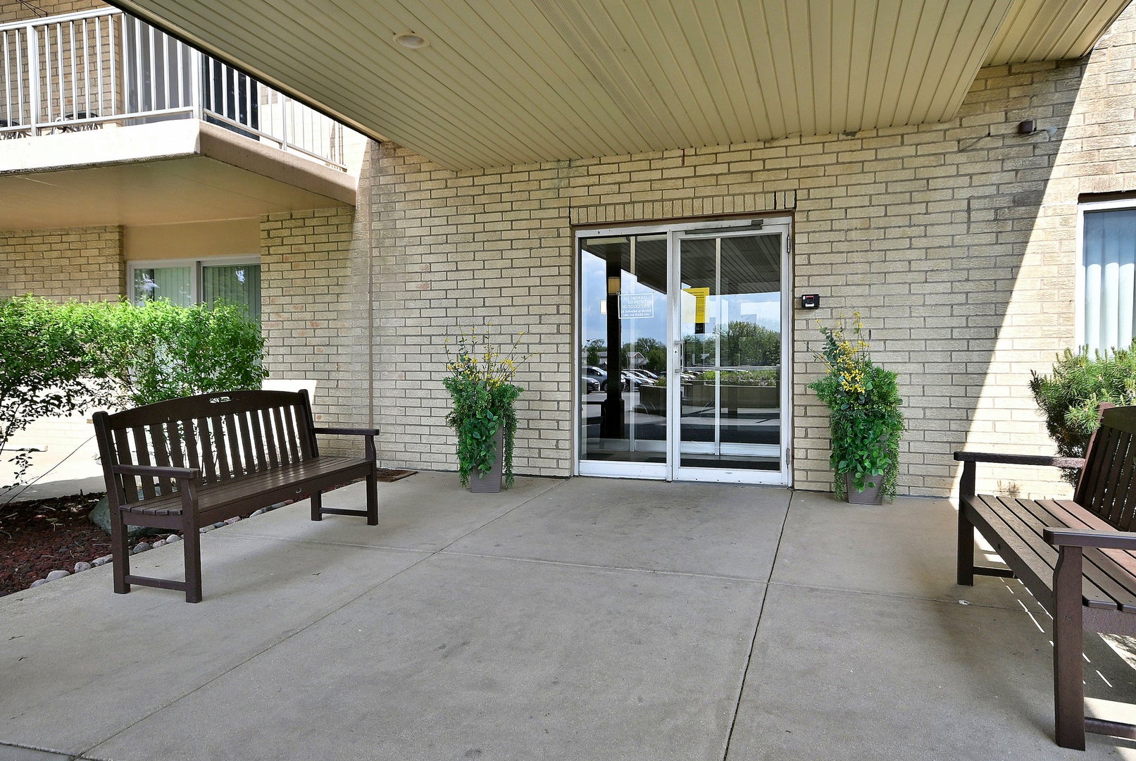 110 W Butterfield Road 309S