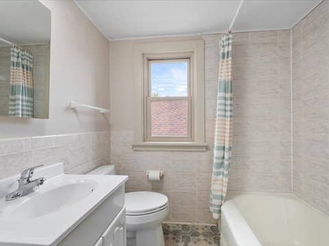 Tiny photo for 2531 W Morse Avenue, Chicago, IL 60645 (MLS # 12627277)