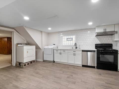 Tiny photo for 2531 W Morse Avenue, Chicago, IL 60645 (MLS # 12627277)