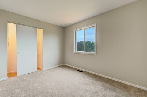 Tiny photo for 121 Heath Place, Westmont, IL 60559 (MLS # 12683298)
