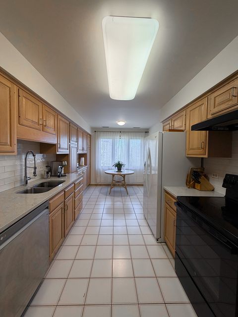 Tiny photo for 1000 Deerfield Road #304, Highland Park, IL 60035 (MLS # 12604831)