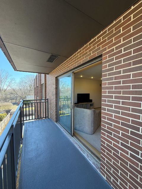 Tiny photo for 1000 Deerfield Road #304, Highland Park, IL 60035 (MLS # 12604831)