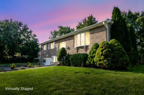 Tiny photo for 6932 Martin Drive, Woodridge, IL 60517 (MLS # 12467227)