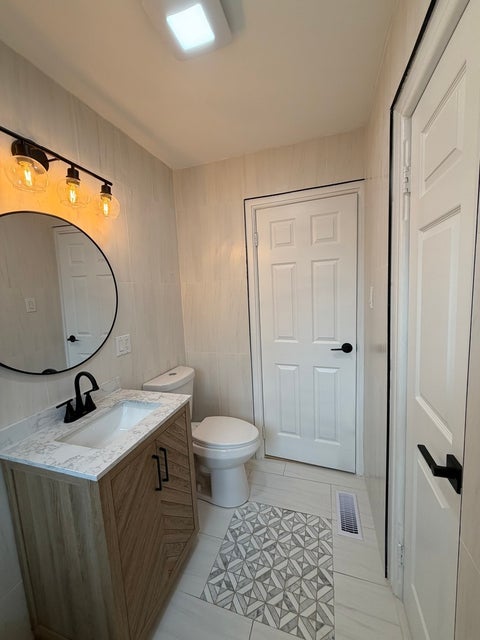 Tiny photo for 6449 W 84th Street, Burbank, IL 60459 (MLS # 12762865)