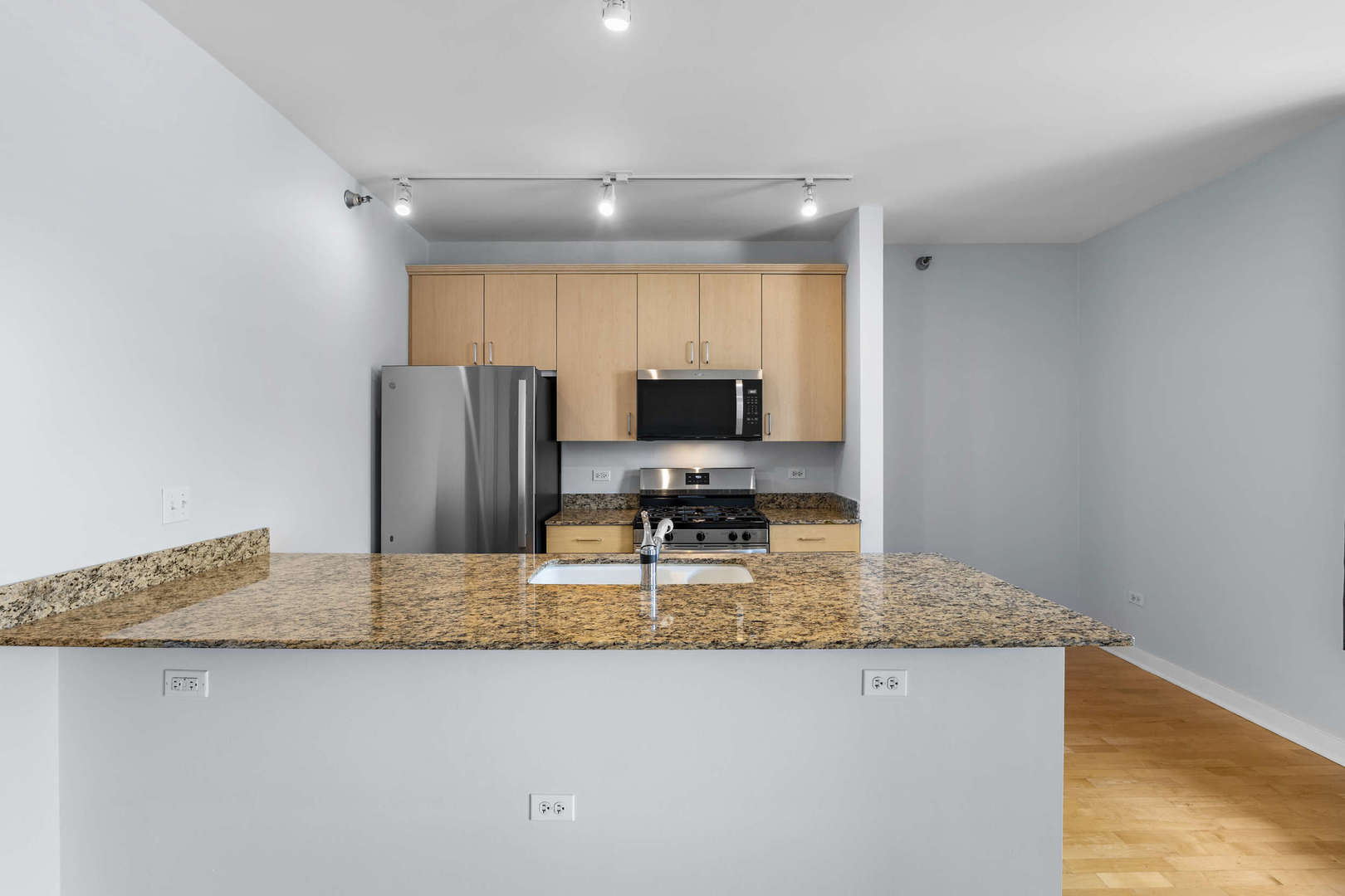 330 W GRAND Avenue 1003