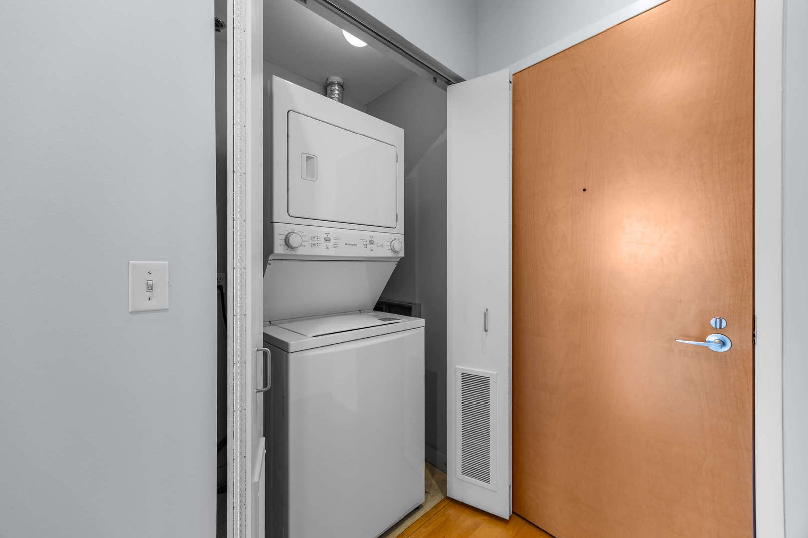 330 W GRAND Avenue 1003