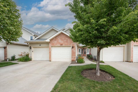 Photo of 112 GOLFVIEW Drive #112, Glendale Heights, IL 60139 (MLS # 12690567)