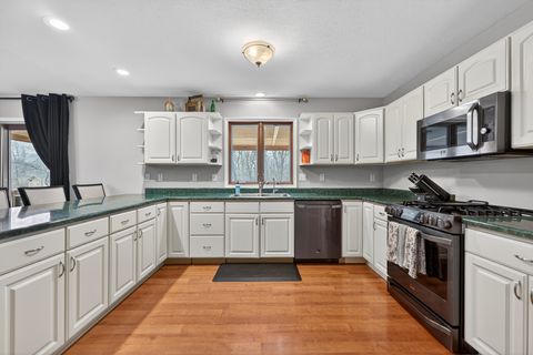 Tiny photo for 206 Griffin Place, Poplar Grove, IL 61065 (MLS # 12607229)