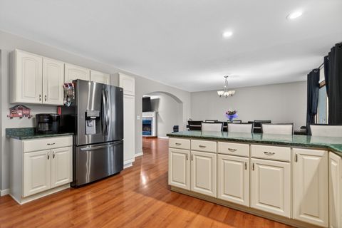 Tiny photo for 206 Griffin Place, Poplar Grove, IL 61065 (MLS # 12607229)