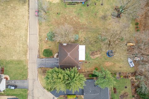 Tiny photo for 206 Griffin Place, Poplar Grove, IL 61065 (MLS # 12607229)