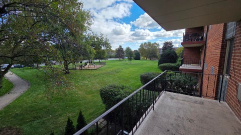 Tiny photo for 18 E Old Willow Road #213N, Prospect Heights, IL 60070 (MLS # 12729156)