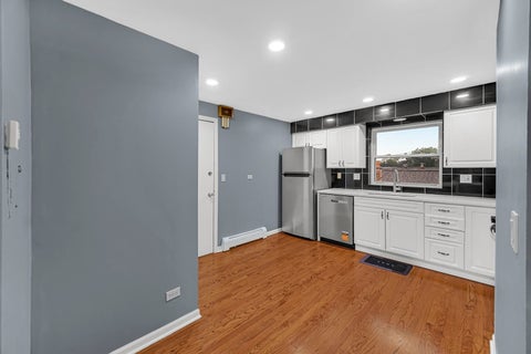 Tiny photo for 5700 W Montrose Avenue #3D, Chicago, IL 60634 (MLS # 12685268)