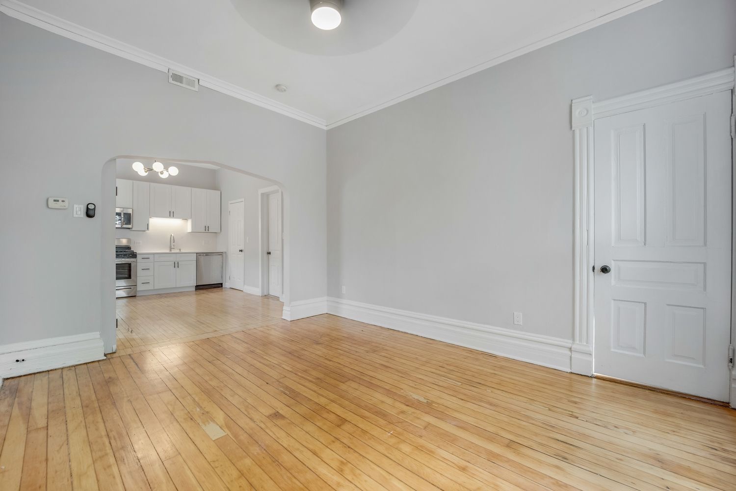 1346 W Webster Avenue 2F