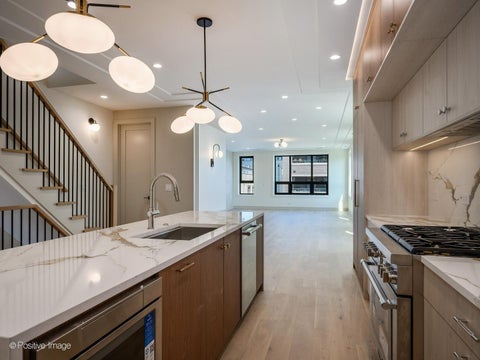 Tiny photo for 1951 W Dickens Avenue #3, Chicago, IL 60614 (MLS # 12761626)
